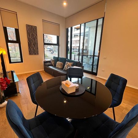 Luxe 2Br Executive Apartment Kingston Pool Parking Wifi Bbq Wine Bagian luar foto