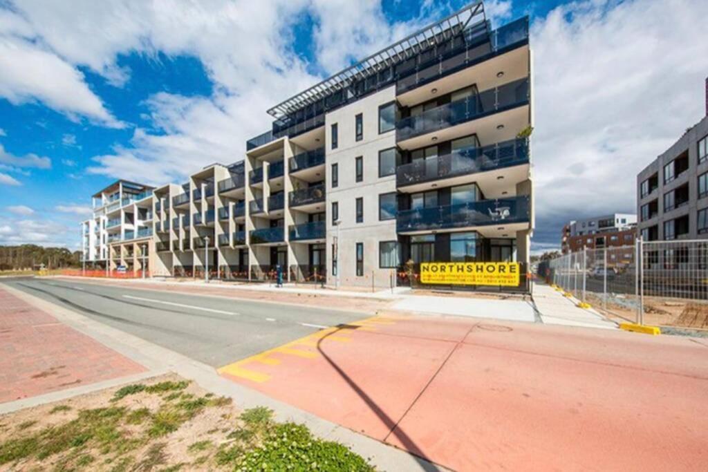 Luxe 2Br Executive Apartment Kingston Pool Parking Wifi Bbq Wine Bagian luar foto