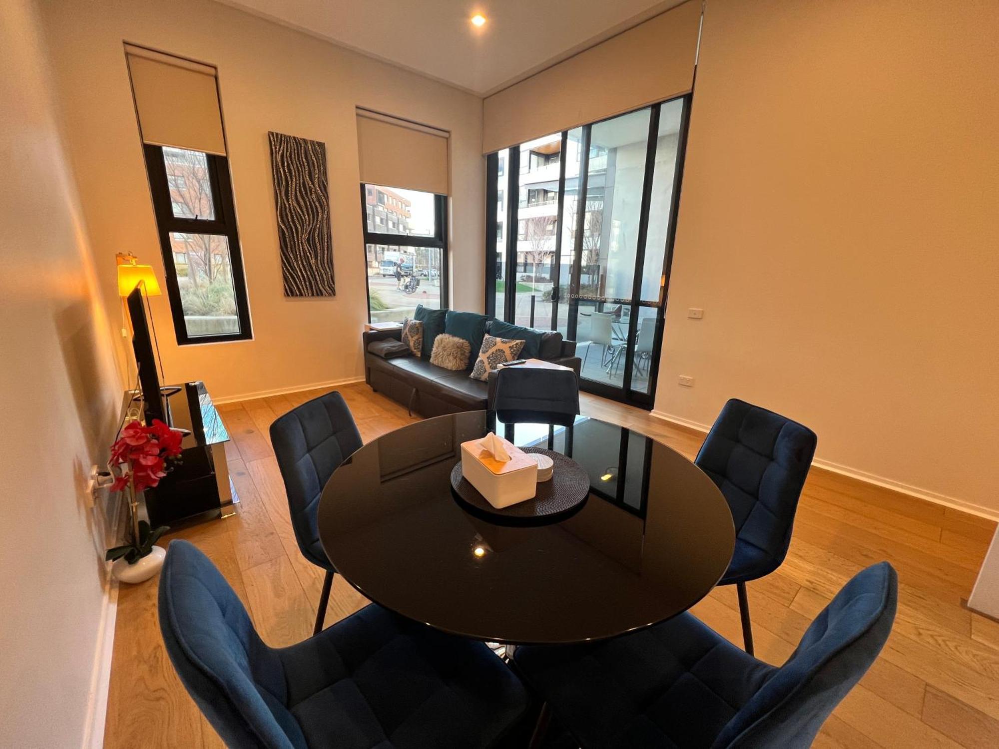 Luxe 2Br Executive Apartment Kingston Pool Parking Wifi Bbq Wine Bagian luar foto