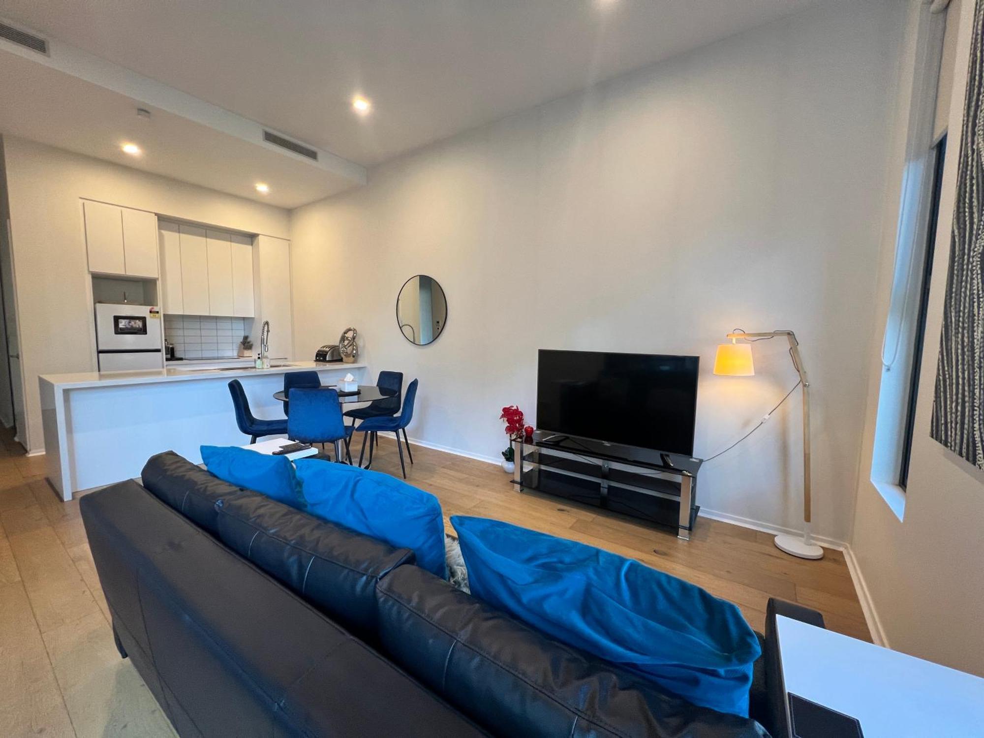 Luxe 2Br Executive Apartment Kingston Pool Parking Wifi Bbq Wine Bagian luar foto