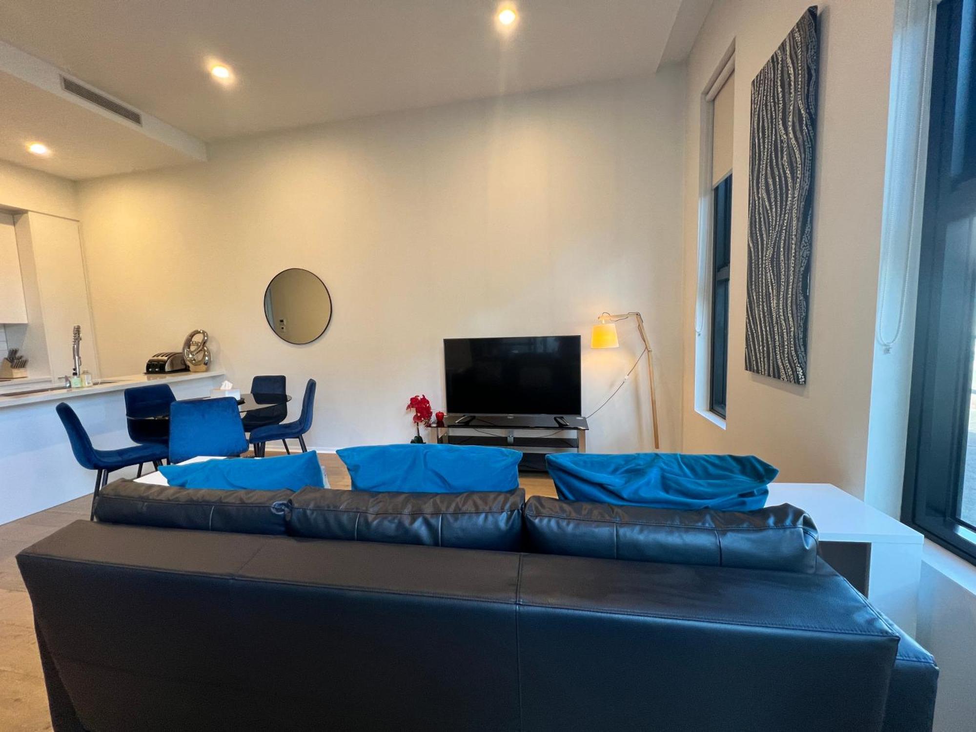 Luxe 2Br Executive Apartment Kingston Pool Parking Wifi Bbq Wine Bagian luar foto